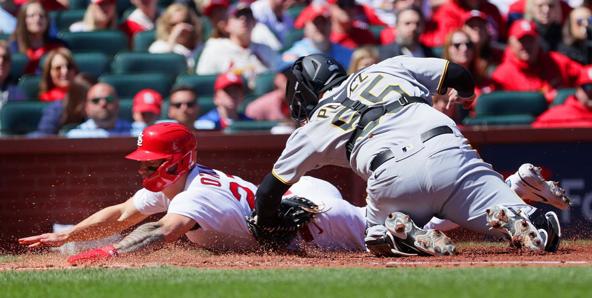 Cardinals 6, Pirates 2